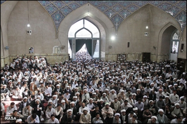 حضور طلاب و روحانيون كازروني مقيم قم در ديدار با رهبر انقلاب