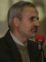 این توقع که یک نفر باید تمام مشکلات کشور را حل کند توقع بی‌جایی است