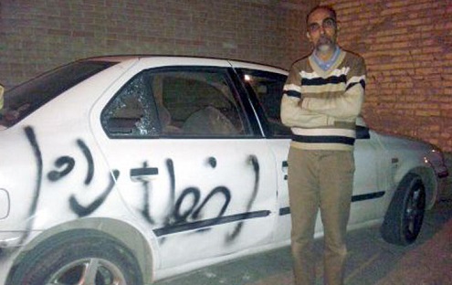 خودروی وکیل مطهری هم در شیراز با آجر تخریب شد/ با اسپری روی اتومبیل نوشتند: «اخطار اول» / درخواست مقتدرانه استاندار: محل سکونت خود را ترک کن!
