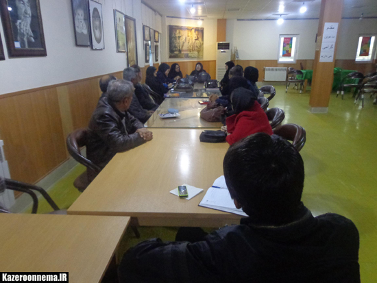 نشست سیر مطالعاتی کتابخانه عمومی شهید مدنی کازرون برگزار شد