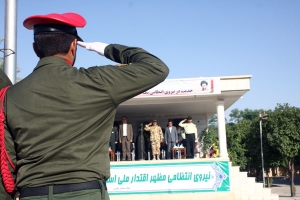 صبحگاه مشترک نیروی انتظامی کازرون به مناسبت هفته ناجا