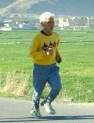 دونده 85 ساله کازرونی، فاصله شیراز تا کازرون را دوید