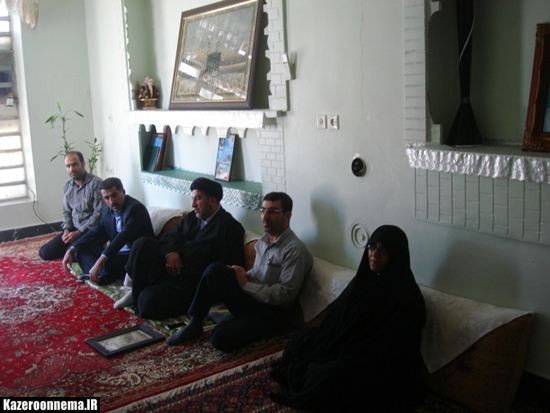 جمعی از پرسنل جهاد کشاورزی کازرون با خانواده شهدای این اداره دیدار کردند