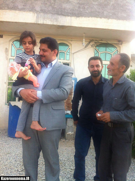بخشدار جره و بالاده از دختر 4 ساله شهید ایلانی دلجویی کرد