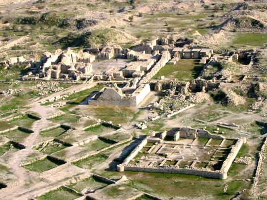 چالش‌های ثبت جهانی شهر بیشاپور/ جاده و قبرستان دو مانع بزرگ