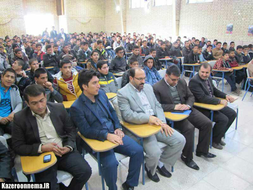 همایش آسیب های اجتماعی باحضور دانش آموزان قائمیه برگزار شد + عکس