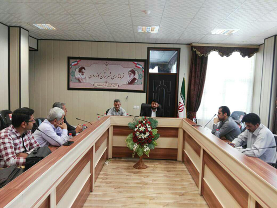 رد صلاحیت 19 نفر از نامزدهای انتخابات شوراهای شهرستان کازرون / برخی با استفاده از یک میز خطابه از یک شخص دفاع میکنند