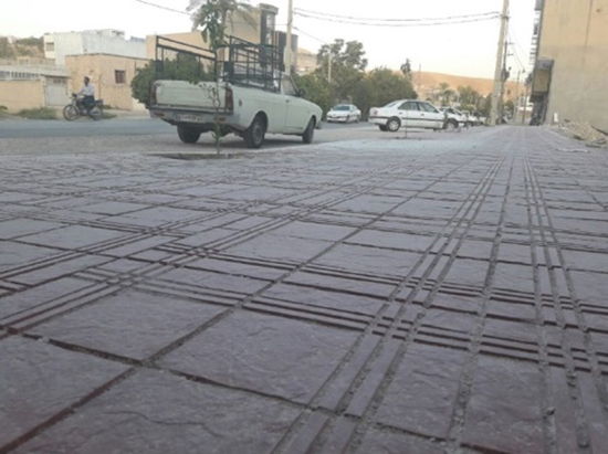 عملیات تعریض و موزاییک فرش پیاده رو خیابان ابوسحق به پایان رسید.