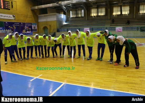 گزارشی از بازی هندبال بانوان شهید شاملی کازرون‌ و تیم تاسیسات نیرو دریایی تهران+عکس