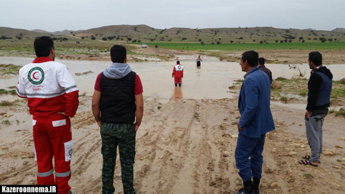 نجات 5 نفر از محاصره شدگان در سیلاب با تلاش 4 ساعته تیم امداد و نجات 
استان فارس – کازرون
تاریخ : 6 فروردین 96
